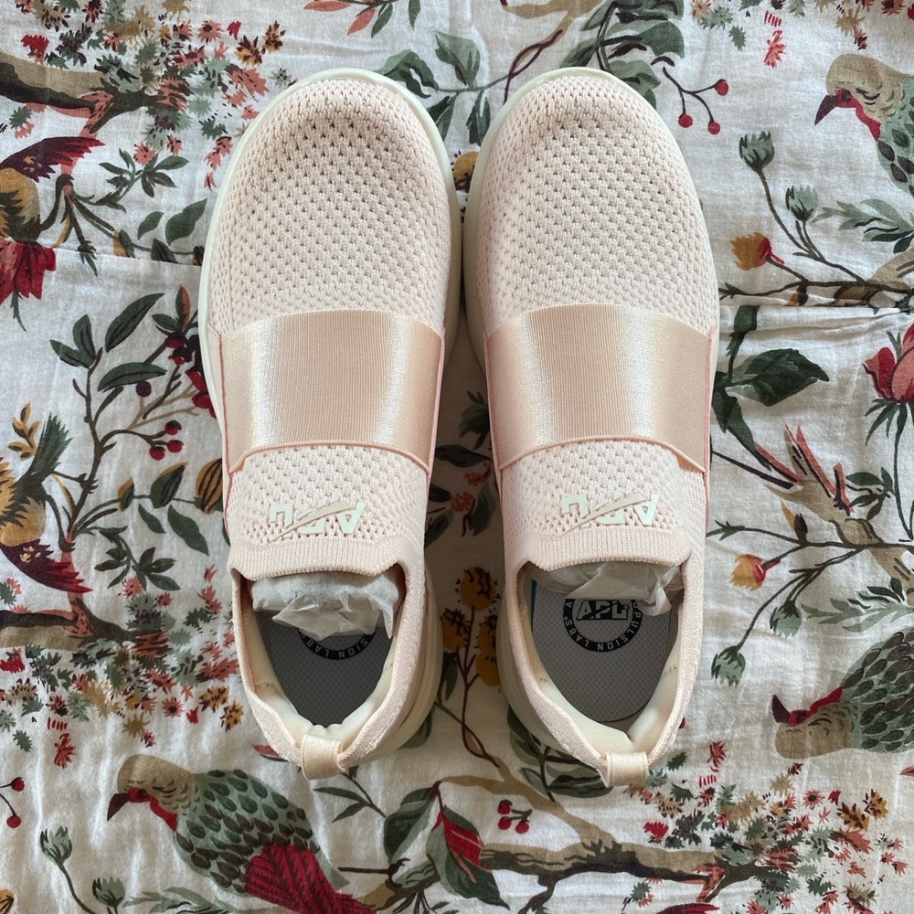 NEW! APL Techloom Bliss size 6